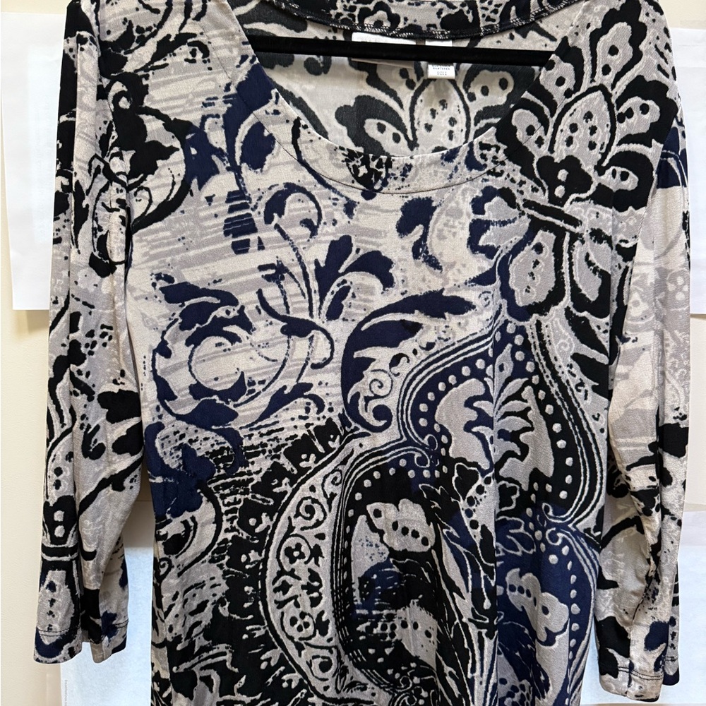 Chico's Travelers Gray and Black Floral Blouse
